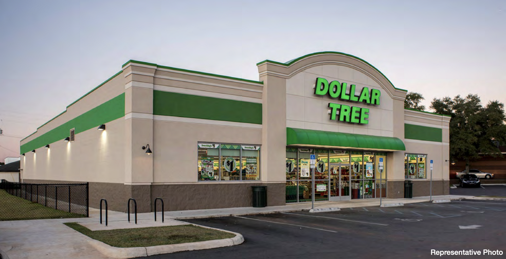 Family Dollar and Dollar Tree Portfolio portfolio of 6 properties for sale on LoopNet.ca - Building Photo - Image 1 of 13