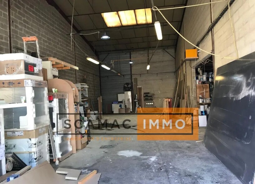 Industrial in Stains for lease - Interior Photo - Image 2 of 6