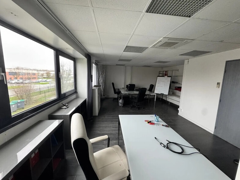 Flex in Moissy-Cramayel for sale - Interior Photo - Image 3 of 3