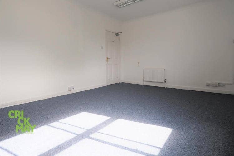 22 London Rd, Horsham à louer Photo intérieure- Image 1 de 4