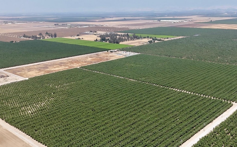 Road 140 & 80 ave, Pixley, CA for sale - Primary Photo - Image 1 of 1