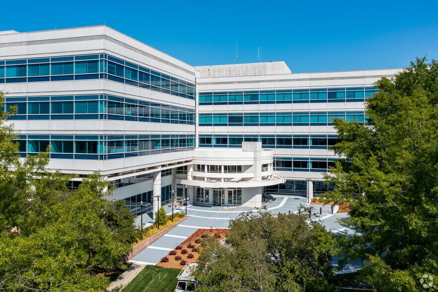 5995 Windward Pky, Alpharetta, GA à louer - Photo du bâtiment - Image 1 de 15