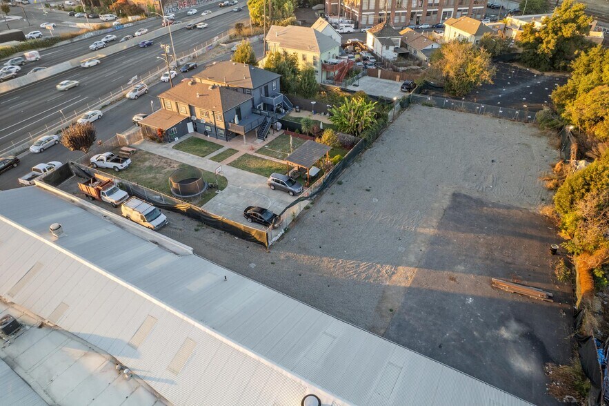 1000 Calcot Pl, Oakland, CA à louer - Photo du bâtiment - Image 3 de 96