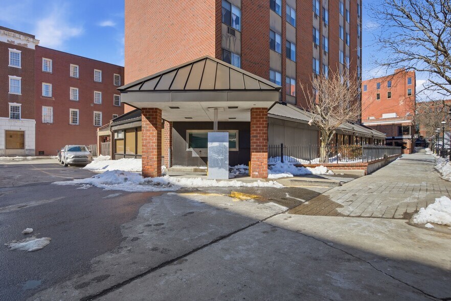 45 Central St, Lowell, MA à louer - Photo du bâtiment - Image 3 de 11