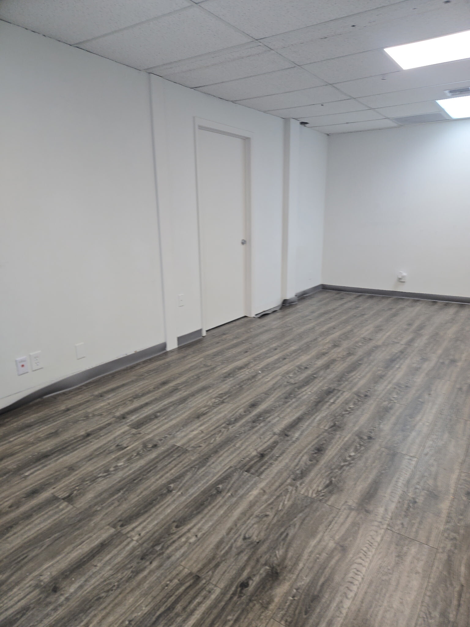 6405 NW 36th St, Miami, FL à louer Photo intérieure- Image 1 de 2