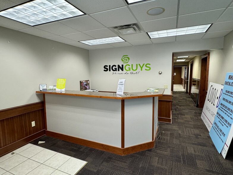 122 Vine St, Fergus Falls, MN for sale - Building Photo - Image 3 of 16