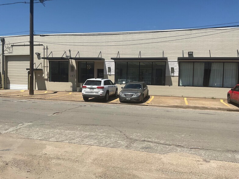 147 Pittsburg St, Dallas, TX à louer - Photo du bâtiment - Image 2 de 19