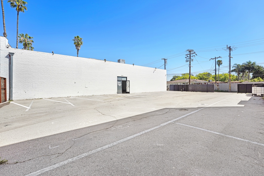 11124 Washington Blvd, Culver City, CA for lease - Building Photo - Image 2 of 3