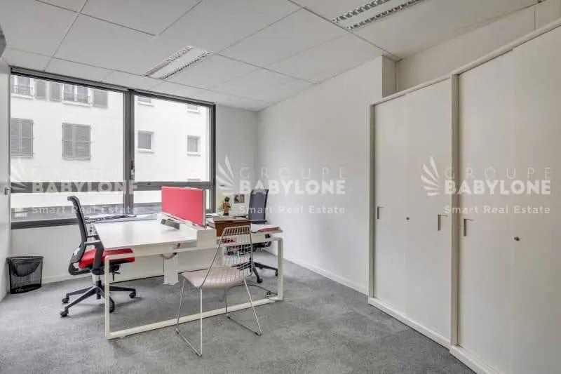 Flex in Rueil-Malmaison for lease - Building Photo - Image 1 of 12