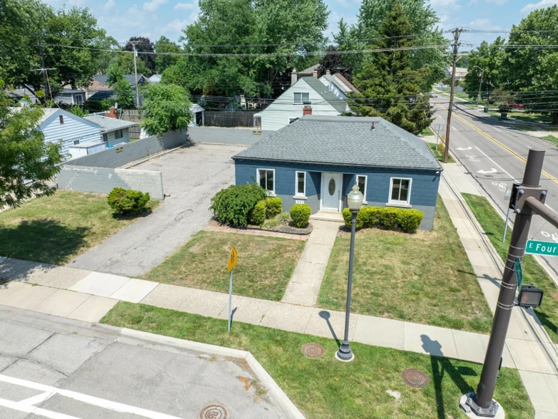 1625 E 4th St, Royal Oak, MI à vendre - Photo du bâtiment - Image 2 de 16