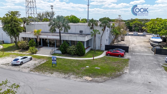 Plus de détails pour 5300 NW 163rd St, Miami Lakes, FL - Industriel à vendre