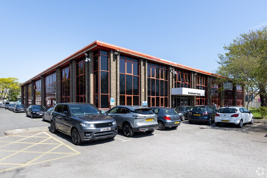 58 Marlborough Rd, Lancing à louer - Photo principale - Image 1 de 3