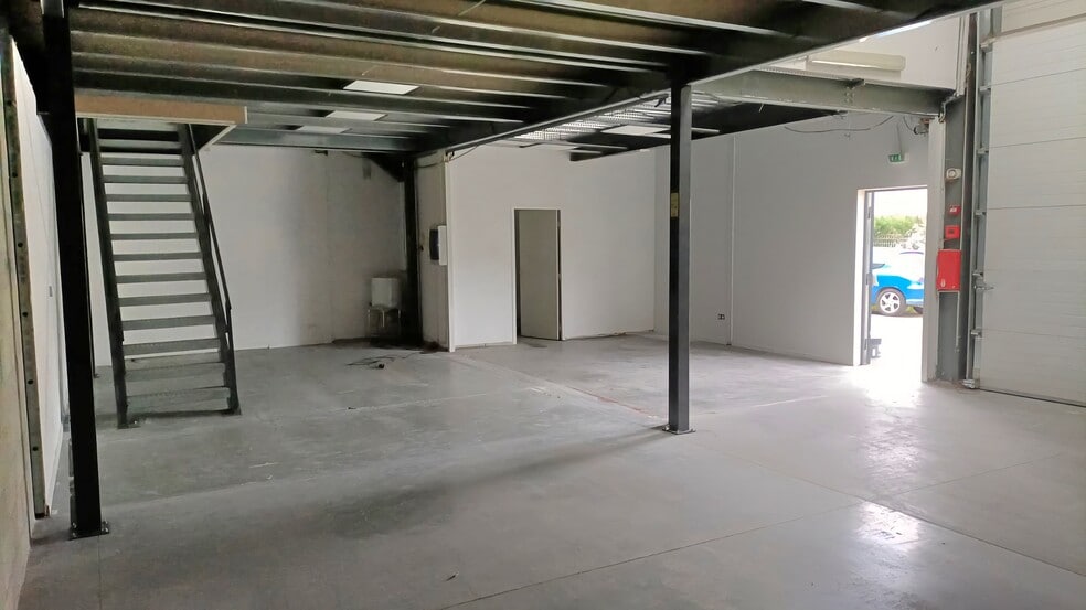 Flex in La Penne-sur-Huveaune for lease - Building Photo - Image 3 of 6