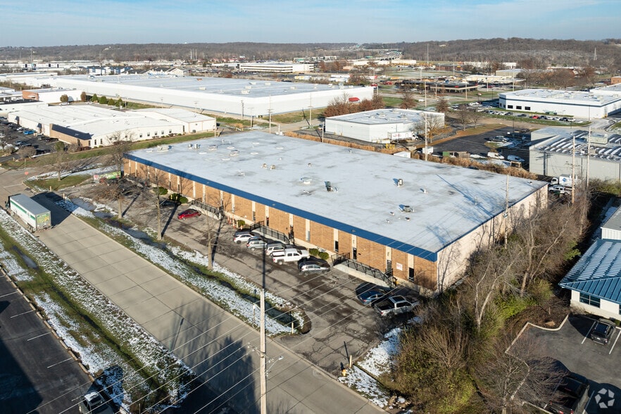 1560-1590 Fenpark Dr, Fenton, MO for lease - Aerial - Image 3 of 3