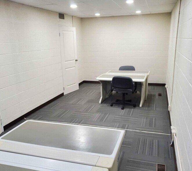 517 N Fulton Ave, Evansville, IN à louer - Photo du bâtiment - Image 2 de 3