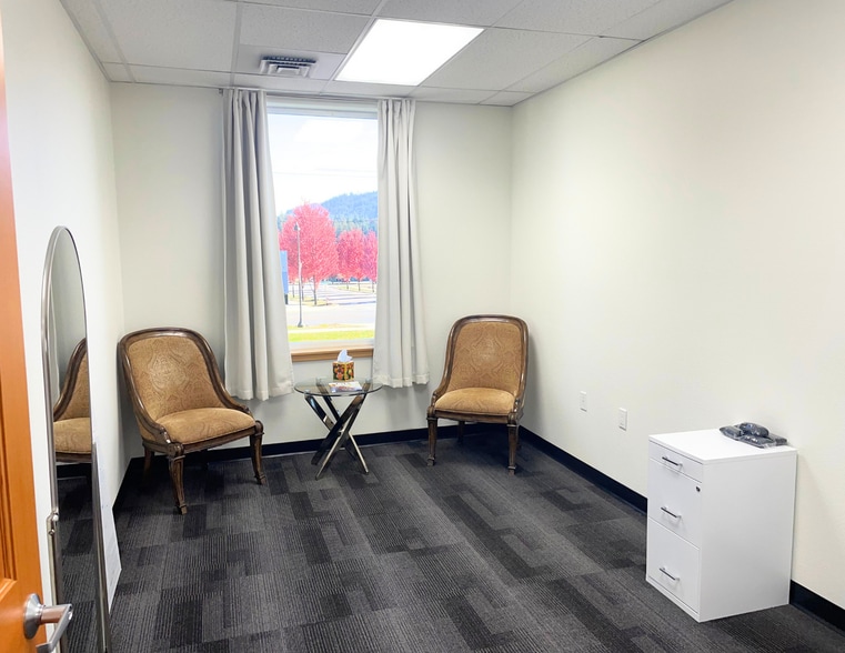 8475 N Government Way, Hayden, ID for lease - Building Photo - Image 3 of 8