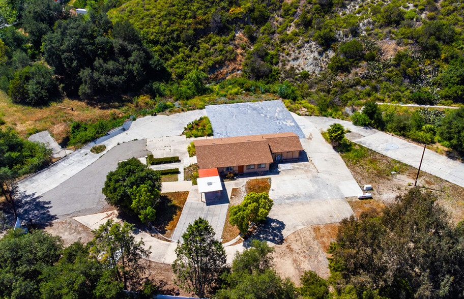 19121 El Toro Rd, Silverado, CA for sale - Building Photo - Image 3 of 5