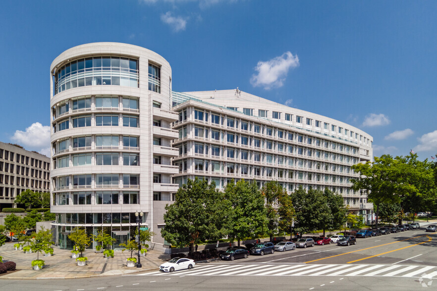 101 Constitution Ave NW, Washington, DC for lease - Building Photo - Image 1 of 8