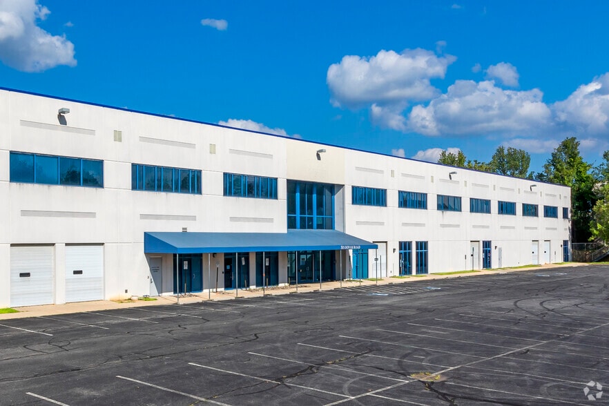 515 Dover Rd, Rockville, MD for lease - Building Photo - Image 2 of 3