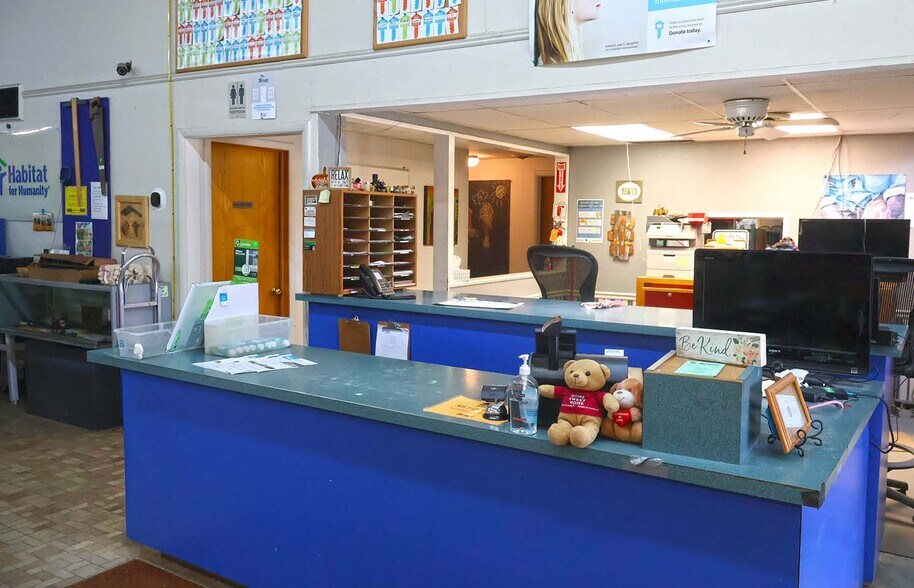 954 E Grand River Ave, Williamston, MI for sale - Lobby - Image 2 of 5