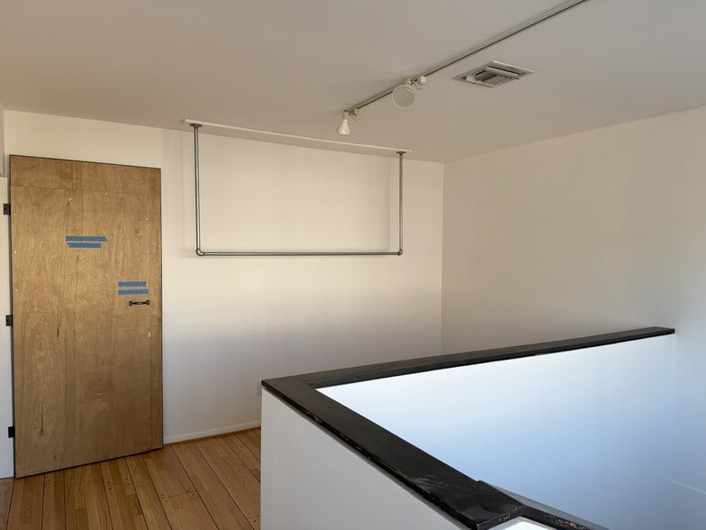 114-116 S La Brea Ave, Los Angeles, CA for lease - Interior Photo - Image 2 of 22