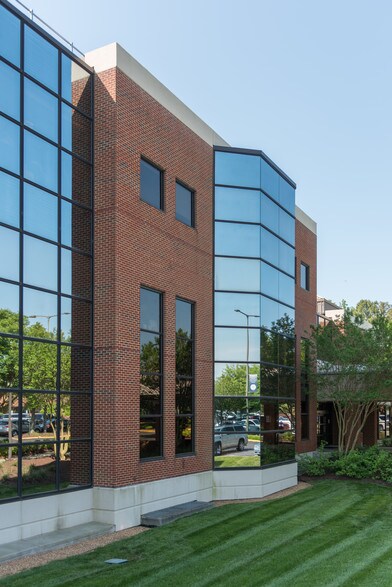 7650 E Parham Rd, Richmond, VA à louer - Photo du bâtiment - Image 2 de 4