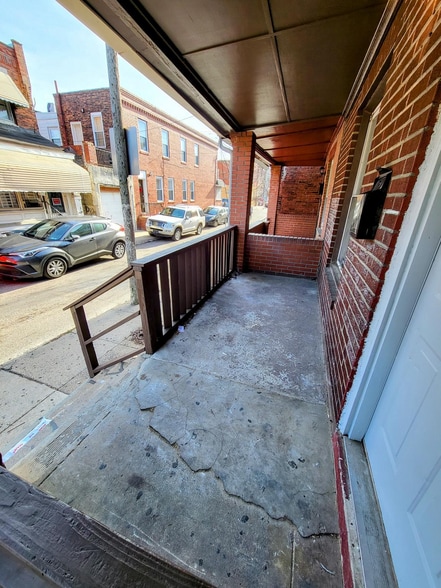 Croskey Portfolio portfolio of 3 properties for sale on LoopNet.ca - Building Photo - Image 2 of 16