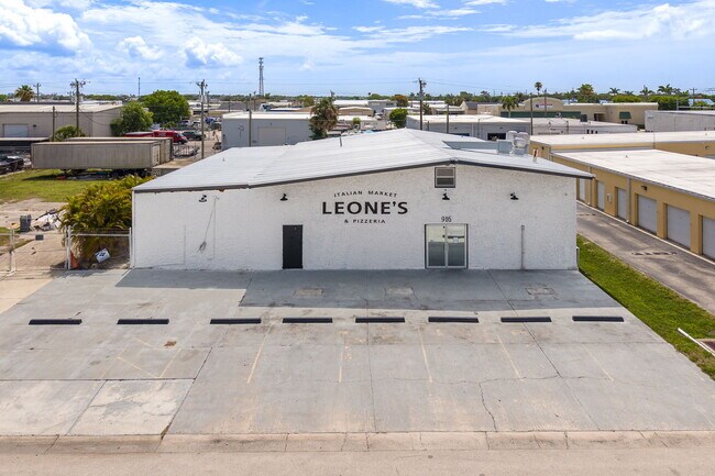 More details for 916 SE 14th Ave, Cape Coral, FL - Retail for Sale