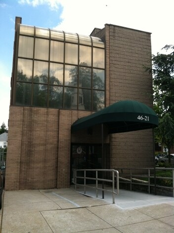 4621 Little Neck Pky, Little Neck, NY à vendre Photo principale- Image 1 de 23