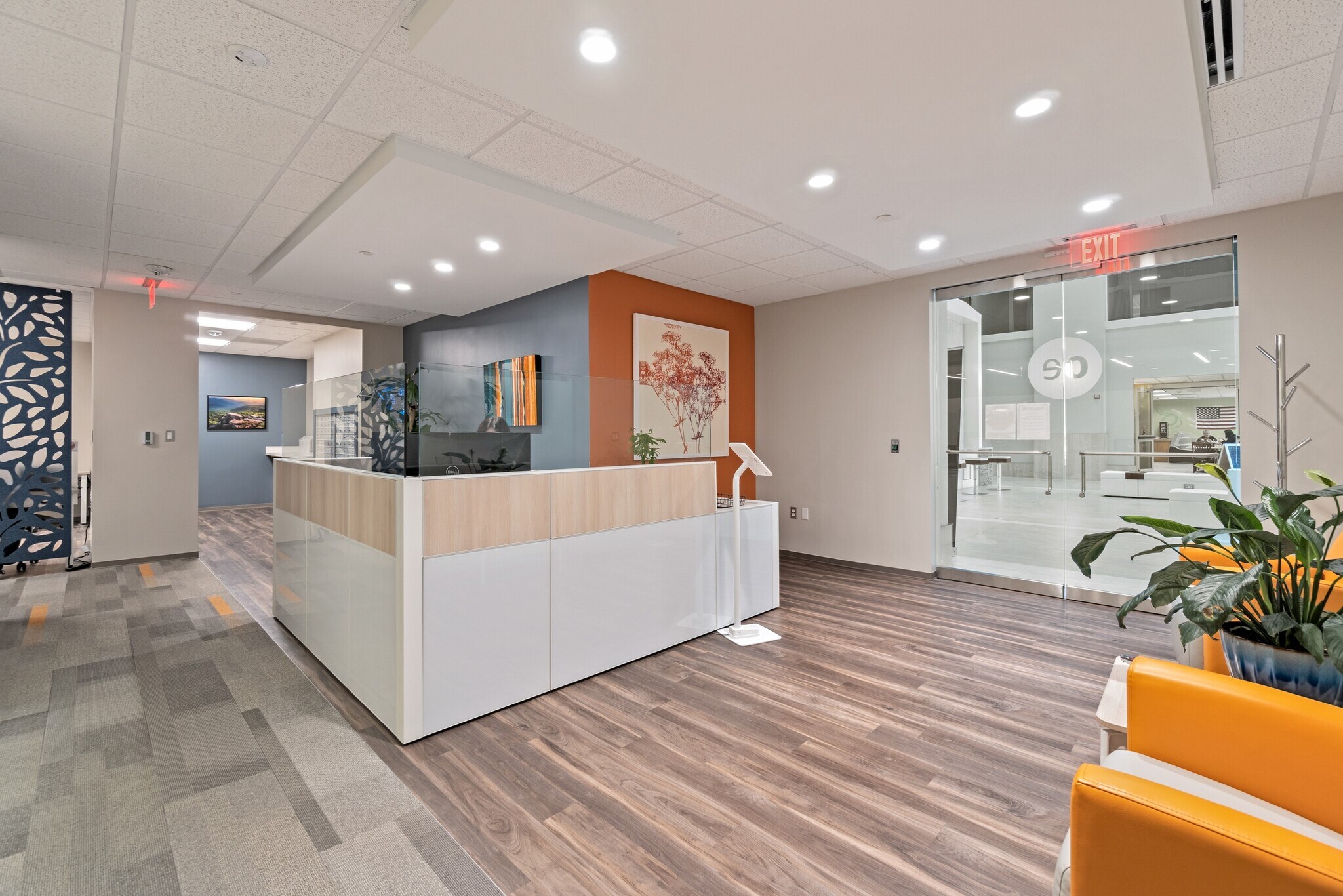 205 Van Buren St, Herndon, VA à louer Photo du bâtiment- Image 1 de 16