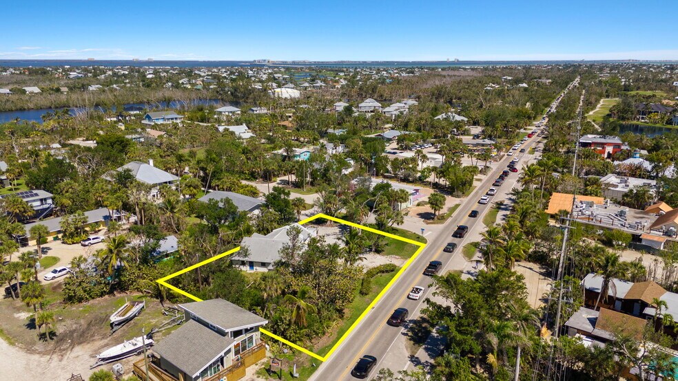 1544 Periwinkle Way & 905 Fitzhugh St portefeuille de 2 propriétés à vendre sur LoopNet.ca - Photo du bâtiment - Image 3 de 50