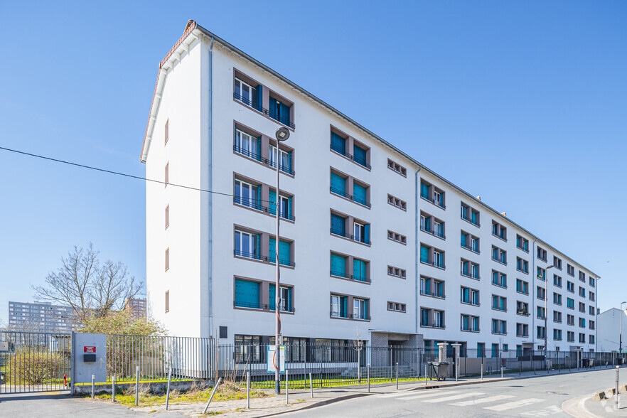 3 Rue Molière, Ivry-sur-Seine for lease - Primary Photo - Image 1 of 2