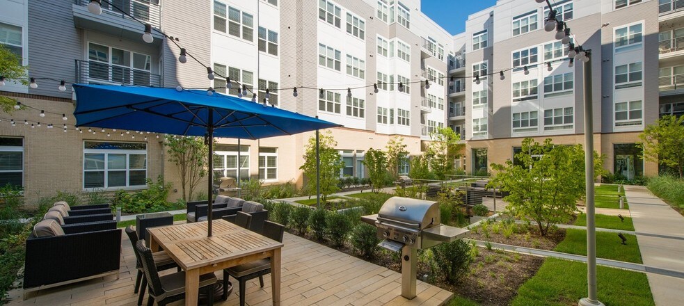 10000 Town Center Ave, Columbia, MD à louer - Photo du bâtiment - Image 3 de 32