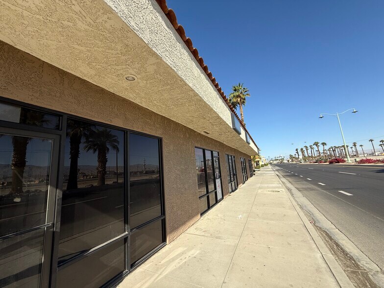 83203-83233 Indio Blvd, Indio, CA à louer - Photo du bâtiment - Image 3 de 5
