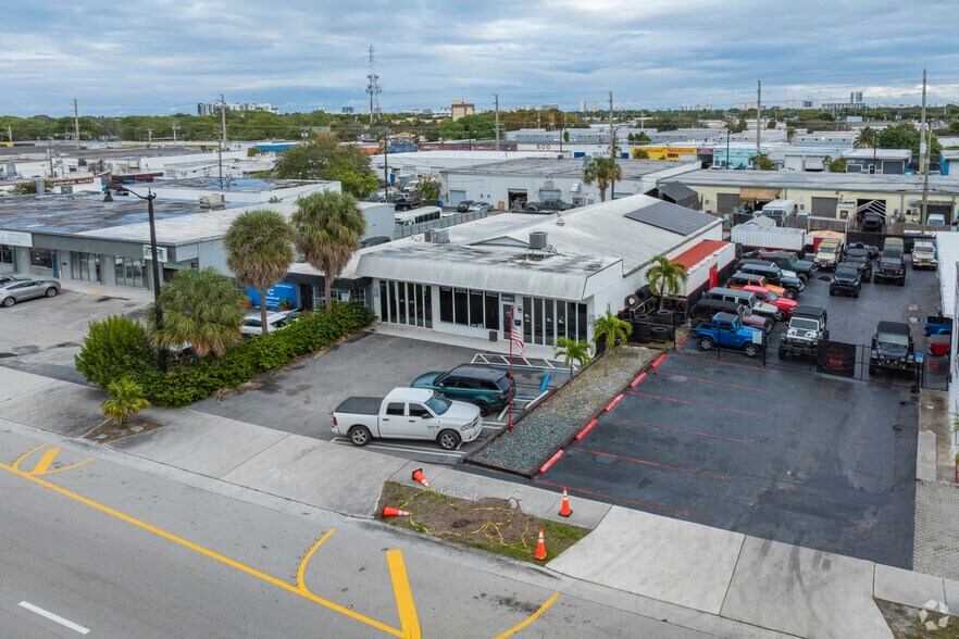 530 S Dixie Hwy W, Pompano Beach, FL à vendre - Photo du bâtiment - Image 2 de 5