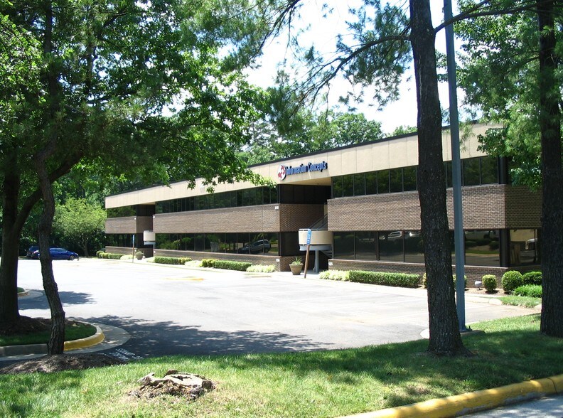 503 Carlisle Dr, Herndon, VA à louer - Photo du bâtiment - Image 2 de 33
