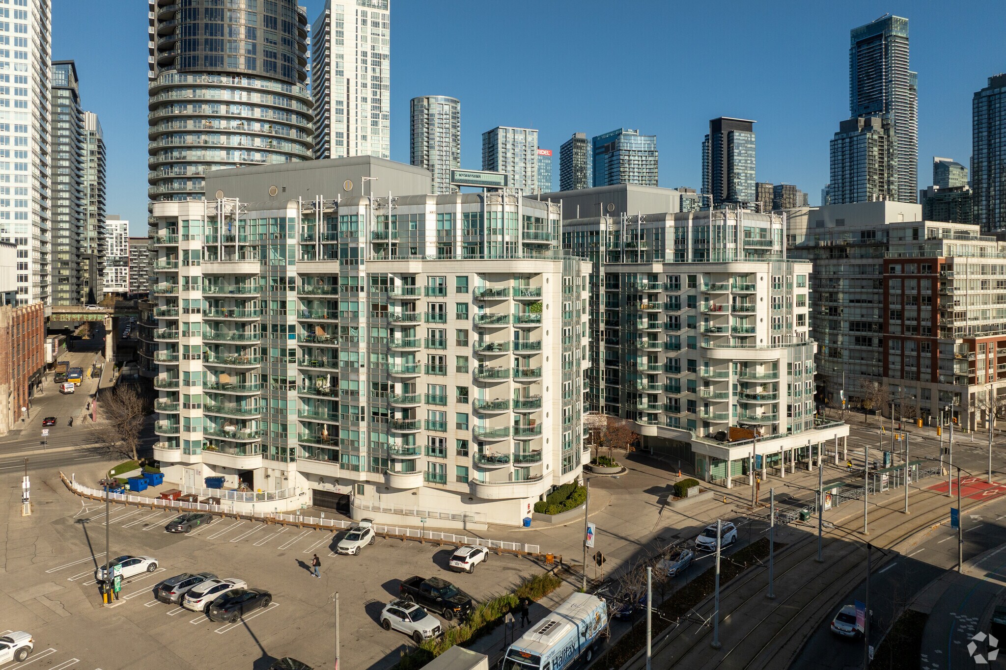 600 Queens Quay Blvd W, Toronto, ON for sale Primary Photo- Image 1 of 1