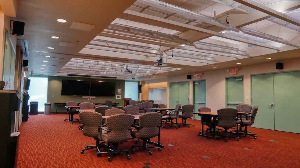 900 W Shore Rd, Port Washington, NY à louer - Photo intérieure - Image 2 de 6