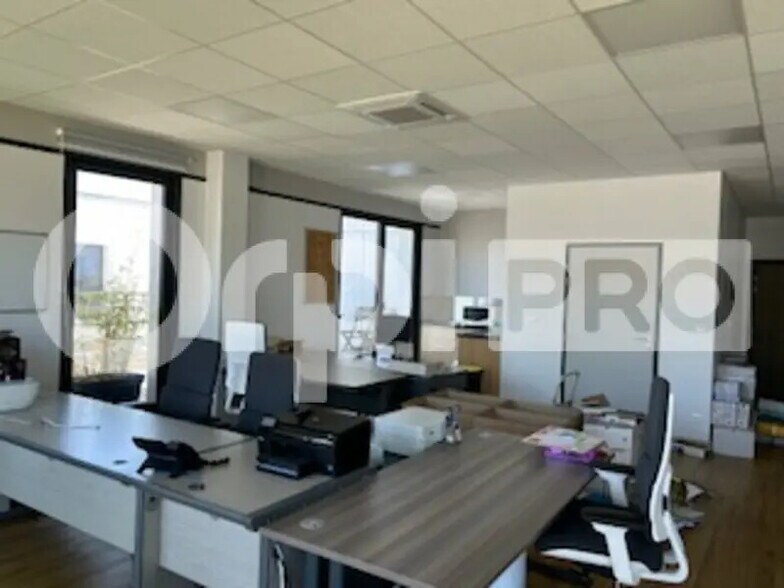 Office in Villefranche-sur-Saône for lease - Interior Photo - Image 3 of 6