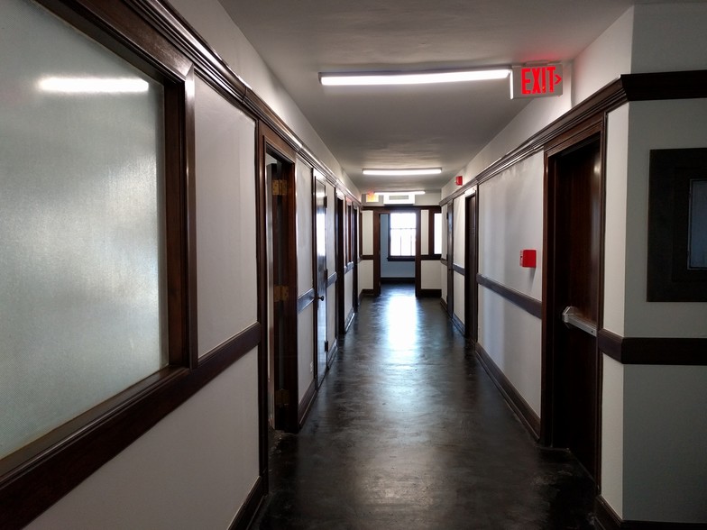 619 Market St, Shreveport, LA for lease - Building Photo - Image 3 of 7