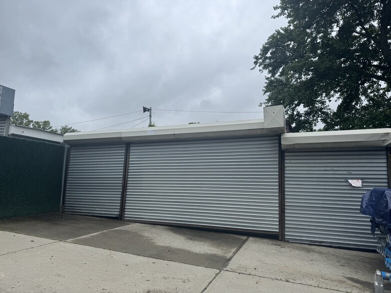 331 Sharrotts Rd, Staten Island, NY for sale - Building Photo - Image 3 of 6