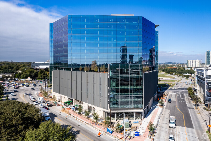 401 S 1st St, Austin, TX à louer - Photo du bâtiment - Image 1 de 87