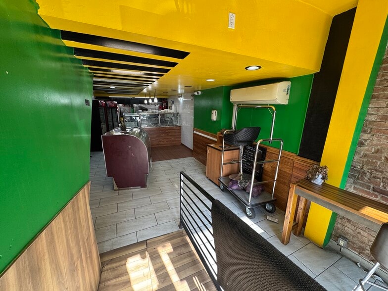 543-545 Nostrand Ave, Brooklyn, NY for lease - Building Photo - Image 3 of 21