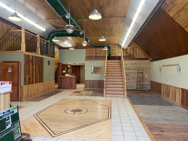 404 Airport Rd, Albert Lea, MN à vendre - Photo du bâtiment - Image 3 de 7