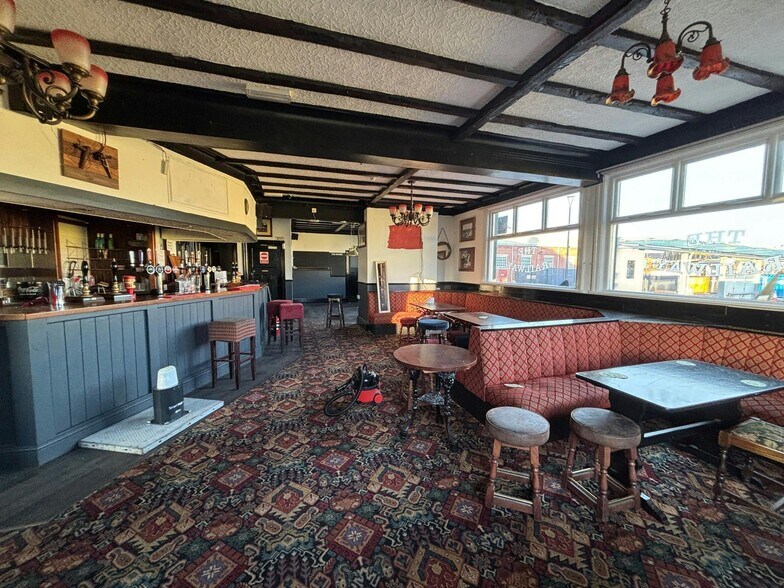 West St, Doncaster à vendre - Photo du bâtiment - Image 2 de 20