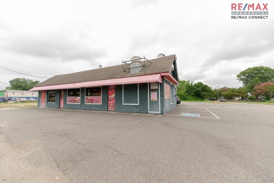 9900 Jefferson Ave, Newport News, VA for sale - Building Photo - Image 3 of 25
