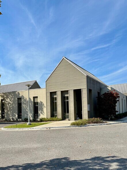 Sunrise Dermatology portfolio of 3 properties for sale on LoopNet.ca - Building Photo - Image 2 of 3