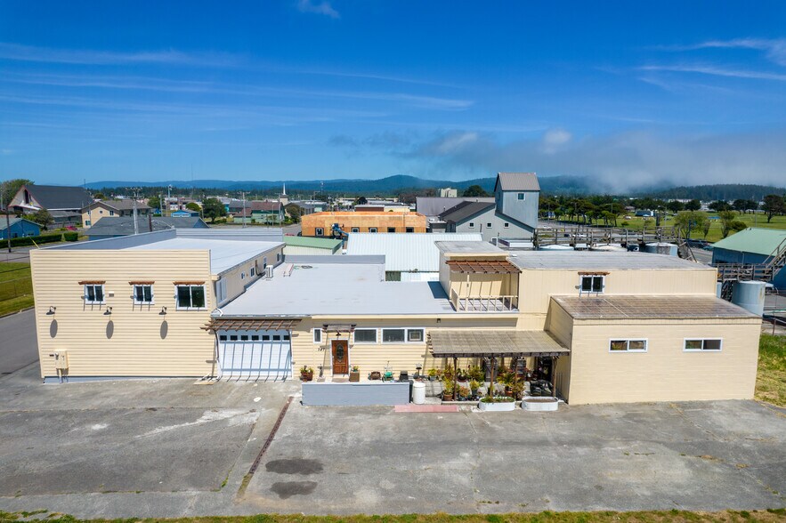 347 2nd St, Crescent City, CA for sale - Building Photo - Image 2 of 41