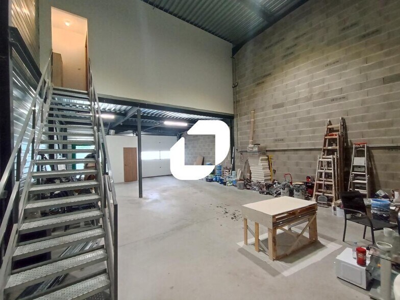 Flex dans Mions à louer - Photo du bâtiment - Image 3 de 15