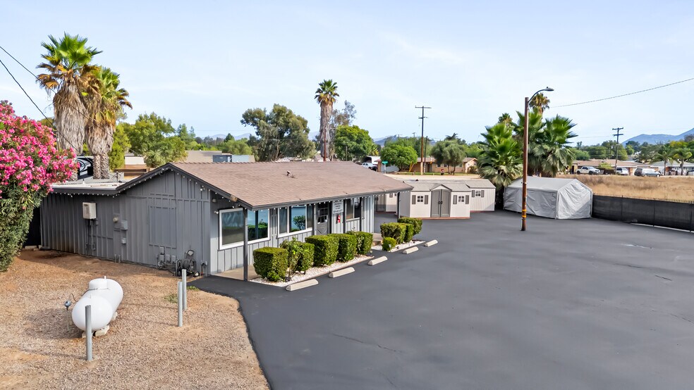 2366 Main St, Ramona, CA à vendre - Photo du bâtiment - Image 2 de 55